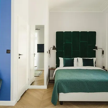No.4 Apartahotel 4*