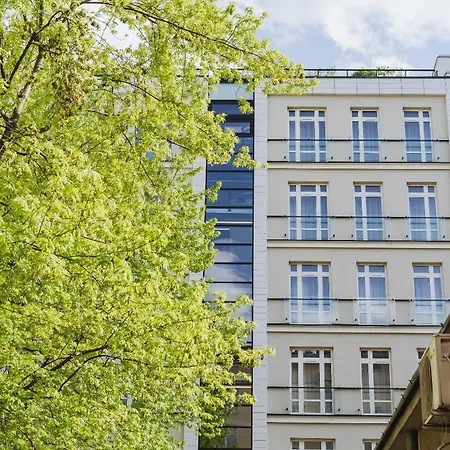 No.4 4* Varsovia